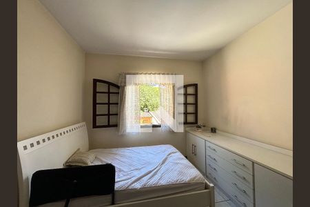 Suíte de casa para alugar com 3 quartos, 300m² em Jardim Libano, São Paulo