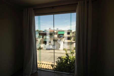 Sala de casa para alugar com 2 quartos, 120m² em Jardim Catarina, São Gonçalo