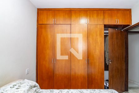 Quarto 1 de apartamento para alugar com 2 quartos, 48m² em Caiçara-adelaide, Belo Horizonte