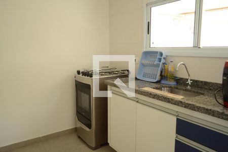 Cozinha de casa de condomínio para alugar com 2 quartos, 70m² em Chácara Faggion, Suzano