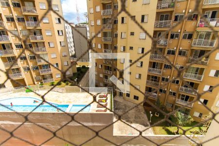 Vista da Sala/Cozinha de apartamento para alugar com 2 quartos, 32m² em Vila Carmosina, São Paulo
