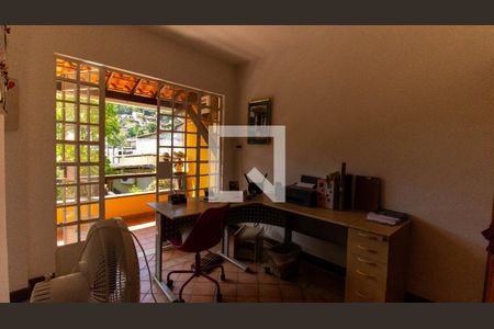 Casa à venda com 4 quartos, 200m² em São Francisco, Niterói