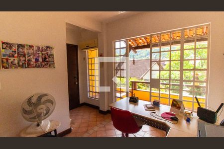 Casa à venda com 4 quartos, 200m² em São Francisco, Niterói