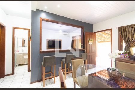 Casa à venda com 2 quartos, 80m² em Guajuviras, Canoas