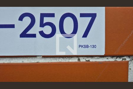 Instalação placa nova de casa à venda com 4 quartos, 200m² em Jardim Ipanema, Santo André