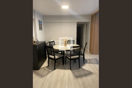 Sala de apartamento à venda com 2 quartos, 93m² em Vila Madalena, São Paulo