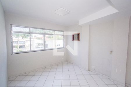 Quarto 1 de apartamento para alugar com 2 quartos, 127m² em Vila Valqueire, Rio de Janeiro