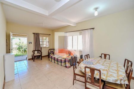 Sala de casa à venda com 4 quartos, 197m² em Jardim Itu, Porto Alegre