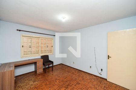 Quarto 2 de casa à venda com 4 quartos, 197m² em Jardim Itu, Porto Alegre