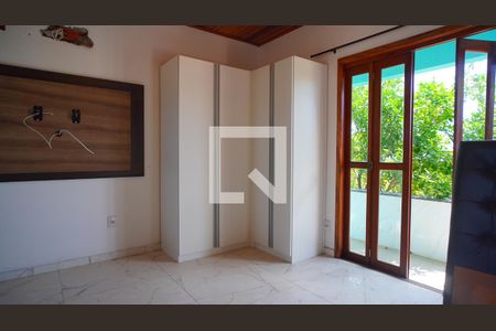 Suite  de casa à venda com 3 quartos, 380m² em Vila Nova, Porto Alegre