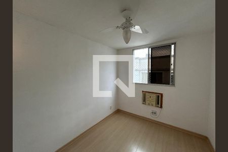 Quarto 1 de apartamento para alugar com 2 quartos, 44m² em Guadalupe, Rio de Janeiro