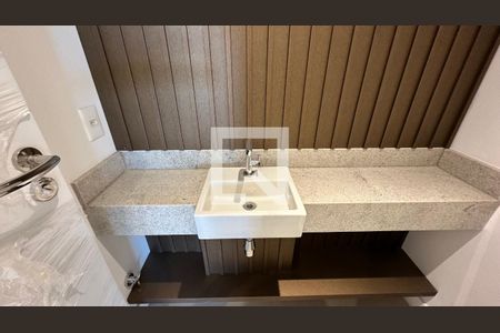 Lavabo de apartamento à venda com 4 quartos, 156m² em Barra da Tijuca, Rio de Janeiro