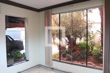 Escritório de casa para alugar com 4 quartos, 558m² em Santa Genoveva, Goiânia