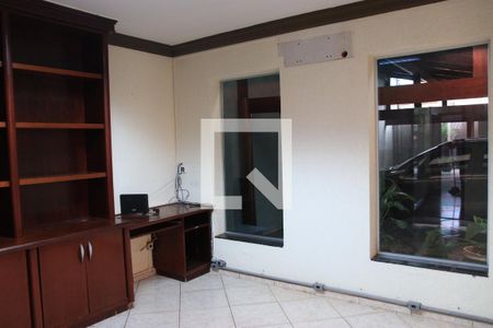 Escritório de casa para alugar com 4 quartos, 558m² em Santa Genoveva, Goiânia