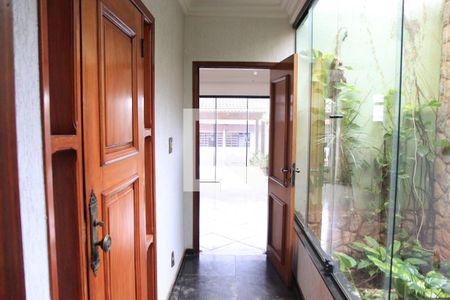 Escritório de casa para alugar com 4 quartos, 558m² em Santa Genoveva, Goiânia