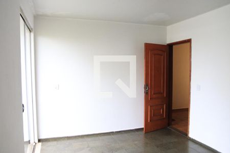 Sala de apartamento para alugar com 2 quartos, 60m² em Setor Goiânia 2, Goiânia