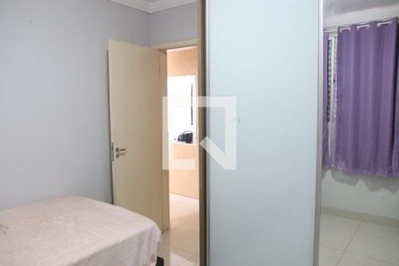 Quarto 01 de apartamento para alugar com 2 quartos, 64m² em Setor Goiânia 2 , Goiânia