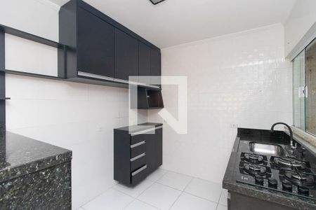 Cozinha de casa de condomínio para alugar com 2 quartos, 60m² em Tremembé, São Paulo