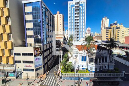 Vista do Quarto 1  de apartamento para alugar com 2 quartos, 79m² em Centro, Campinas