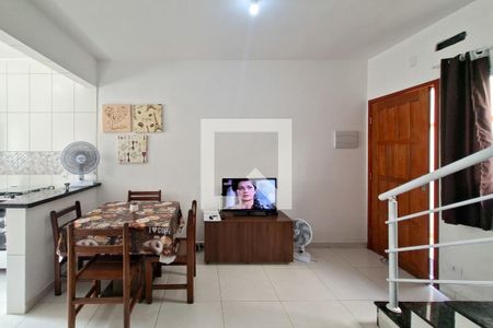 Casa de Condomínio para alugar com 2 quartos, 68m² em Jardim Imperador, Praia Grande