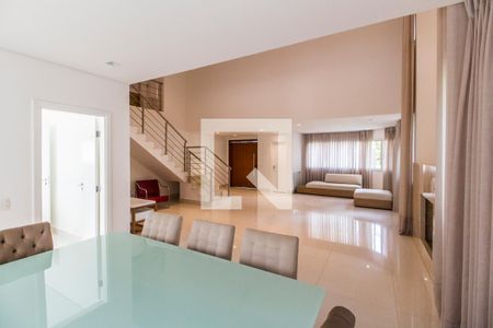 Sala  de casa de condomínio à venda com 4 quartos, 382m² em Alphaville, Santana de Parnaíba