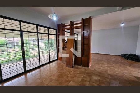 Sala 2 de casa para alugar com 4 quartos, 420m² em Setor Bueno, Goiânia