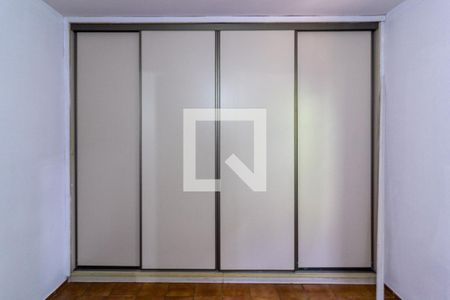 Quarto 2 de apartamento para alugar com 2 quartos, 45m² em Vila Joaniza, São Paulo