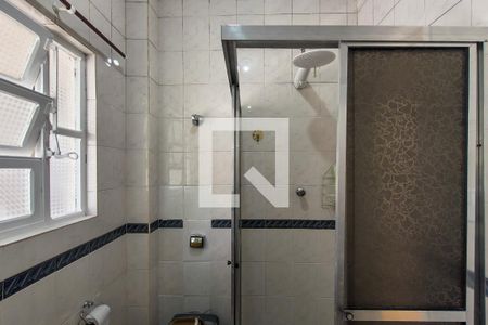 Banheiro  de kitnet/studio para alugar com 1 quarto, 42m² em Boqueirão, Praia Grande