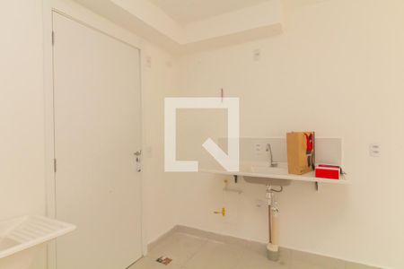 Sala/Cozinha de apartamento para alugar com 2 quartos, 40m² em Vila Carmosina, São Paulo