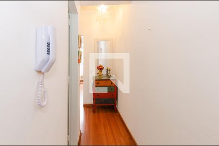 Corredor de apartamento para alugar com 2 quartos, 70m² em Estrela Dalva, Belo Horizonte