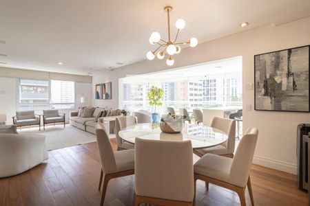 Sala de Jantar de apartamento à venda com 4 quartos, 196m² em Indianópolis, São Paulo