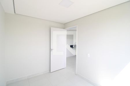Quarto 2 de apartamento para alugar com 2 quartos, 33m² em Veleiros, São Paulo