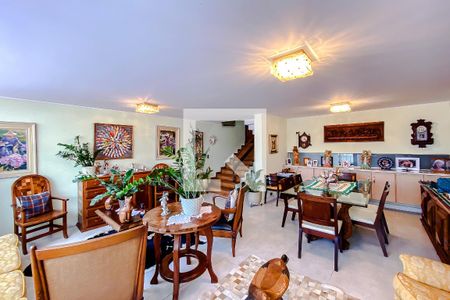 Sala de casa à venda com 3 quartos, 250m² em Vila Monumento, São Paulo