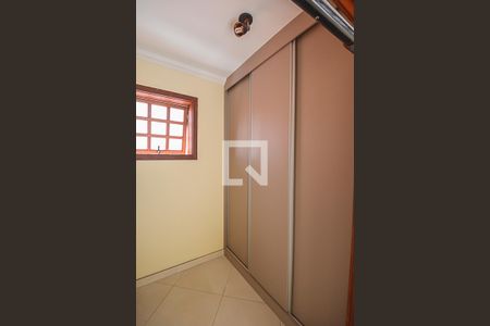 Closet da suíte de casa à venda com 3 quartos, 222m² em Dos Casa, São Bernardo do Campo