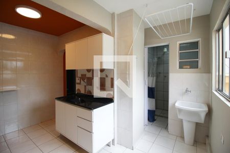 Cozinha e Área de Serviço de kitnet/studio para alugar com 1 quarto, 28m² em Moema, São Paulo