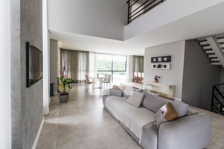 Sala  de casa de condomínio para alugar com 4 quartos, 456m² em Alphaville , Santana de Parnaíba