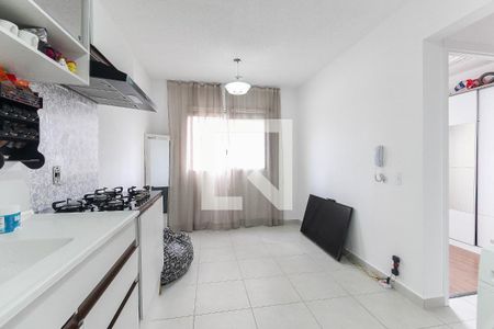 Sala - Cozinha de apartamento para alugar com 2 quartos, 32m² em Colônia (zona Leste), São Paulo