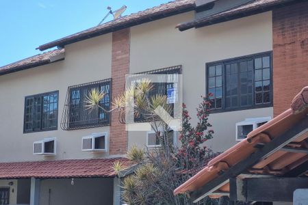 Placa de casa de condomínio à venda com 3 quartos, 80m² em Itaipu, Niterói