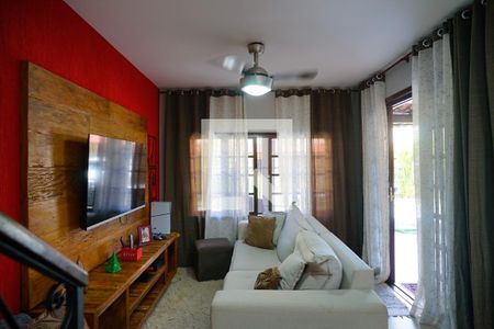 Sala de casa de condomínio à venda com 3 quartos, 80m² em Itaipu, Niterói