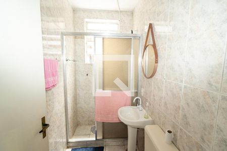 Banheiro de apartamento à venda com 2 quartos, 44m² em Passo d’Areia, Porto Alegre