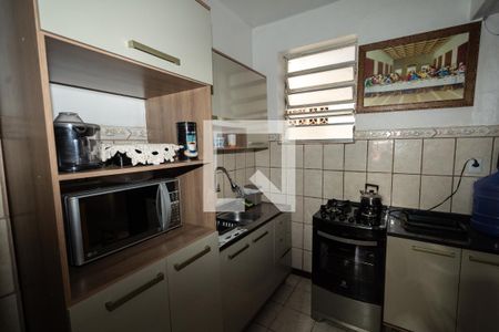 Cozinha de apartamento à venda com 2 quartos, 44m² em Passo d’Areia, Porto Alegre