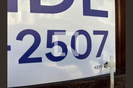 Plaquinha Instalada código KEFI-130 de apartamento à venda com 2 quartos, 44m² em Passo D’areia, Porto Alegre