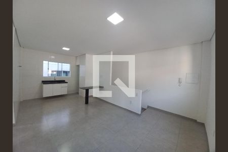 Sala e Cozinha de casa de condomínio para alugar com 2 quartos, 60m² em Vila Valenca, São Vicente