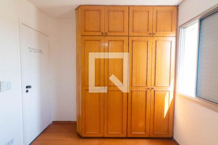 Quarto 2 de apartamento para alugar com 2 quartos, 70m² em Vila Alexandria, São Paulo