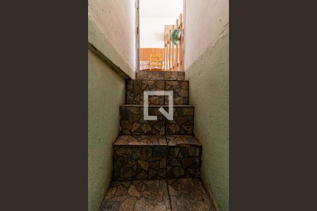 Escada de casa à venda com 3 quartos, 74m² em Vila Carmosina, São Paulo
