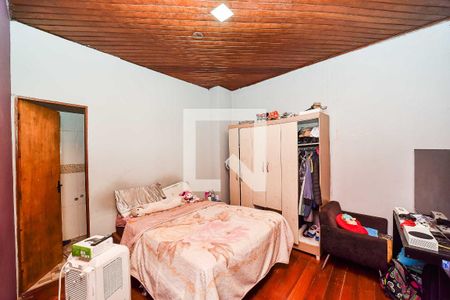 Suíte de casa à venda com 6 quartos, 300m² em Santa Rosa de Lima, Porto Alegre
