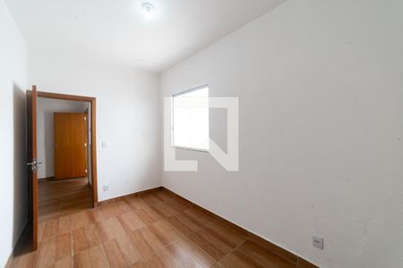 Quarto 1 de casa para alugar com 2 quartos, 80m² em Ipiranga, Belo Horizonte
