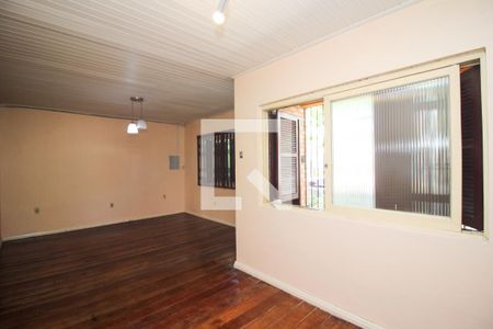 Sala de casa à venda com 3 quartos, 84m² em Medianeira, Porto Alegre