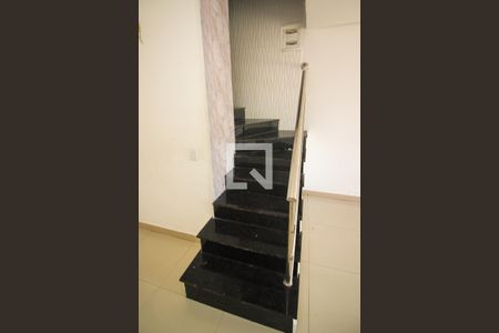 Escada de casa à venda com 2 quartos, 98m² em Hípica, Porto Alegre