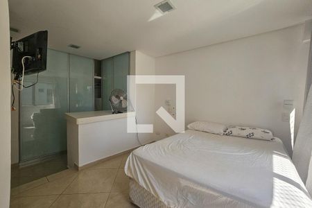 Suíte 1 de apartamento para alugar com 2 quartos, 140m² em Jardim Las Palmas, Guarujá